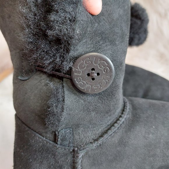 UGG Australia 5803 Bailey Button Women's Black Suede Boots Siz 6 - Picture 7 of 10